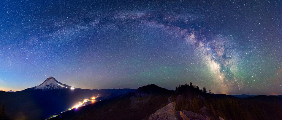 摄影师拍摄美国郊外的璀璨夜空