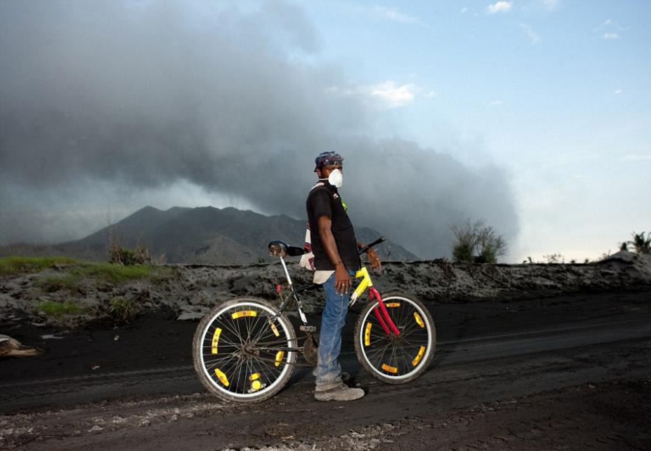 巴布亚新几内亚三座活火山下的民众的生活