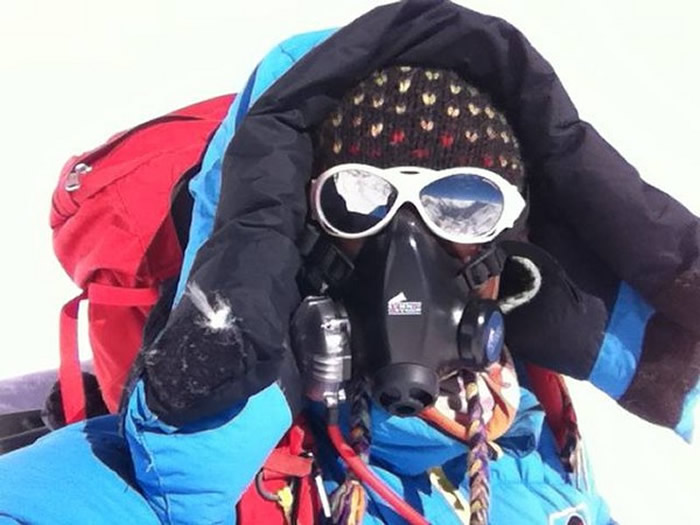 桑吉在脸书上分享自己遇难前后和以前登山的照片。（图／翻摄自Alpine Sange Sherpa脸书）