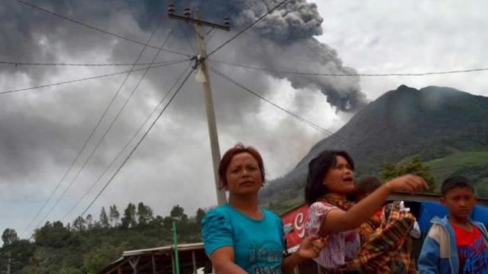 印尼北苏门答腊省的锡纳朋火山（Sinabung）爆发 3村民死亡