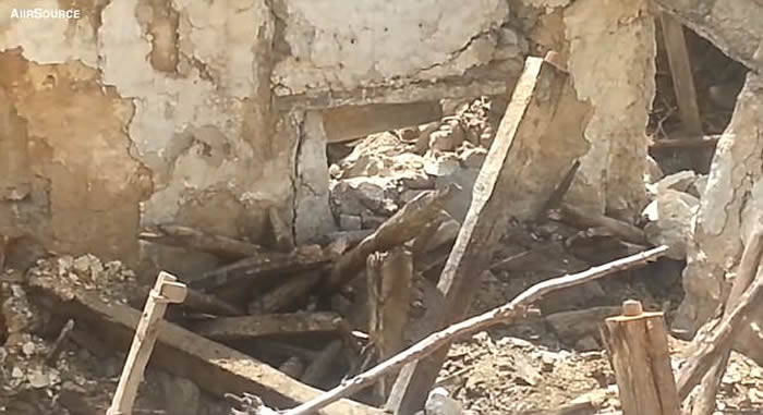 美军炸弹之母（GBU-43/B）轰炸阿富汗IS基地成废墟 秘密隧道留20具尸体