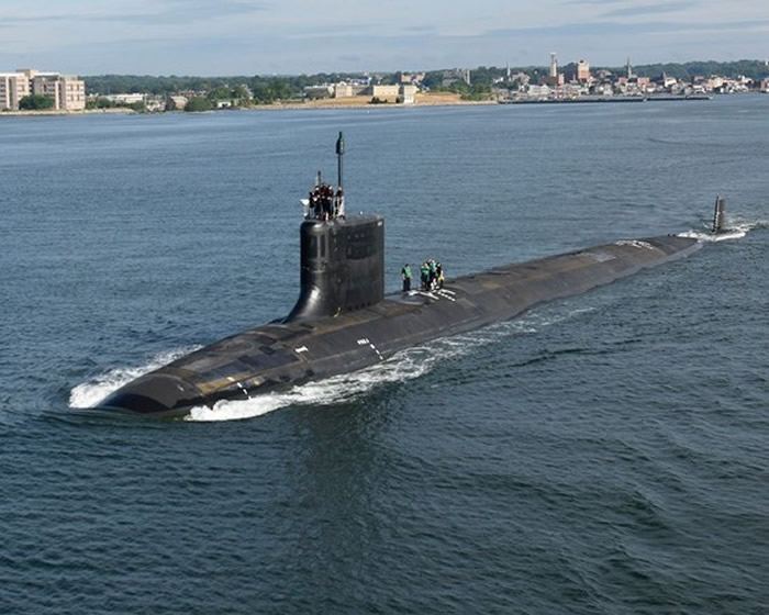 维吉尼亚级核动力攻击潜舰，USS Illinois (SSN-786)。