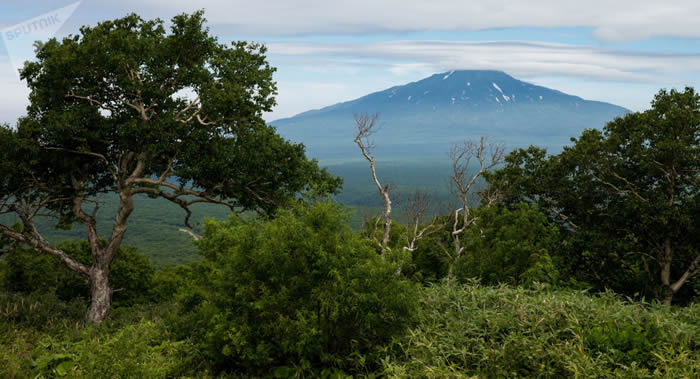 俄罗斯北千岛群岛的埃别科火山喷发