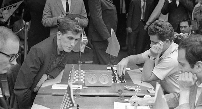 前苏联情报人员解释1972年世界象棋锦标赛斯帕斯基败给美国人菲舍尔的原因