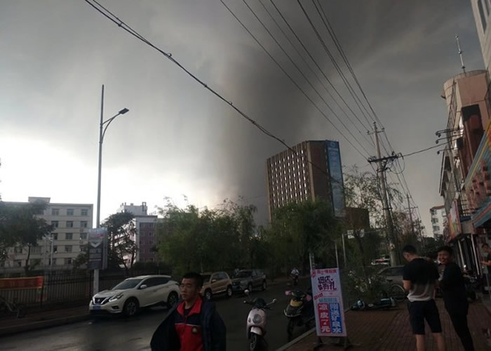 辽宁铁岭开原市龙卷风吹袭犹如世界末日 民众称百年不遇