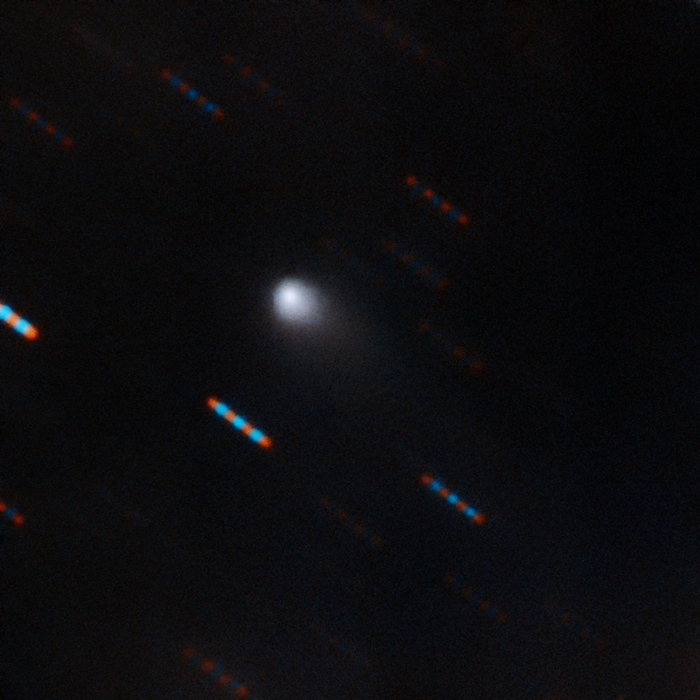 夏威夷双子座天文台（Gemini Observatory）最近所拍摄的2I /鲍里索夫（2I/Borisov）彗星双色复合图像，这是我们有史以来侦测到第二个穿越