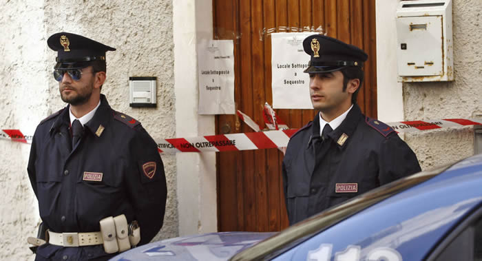 意大利警察发现北部波代诺内省一女子无证驾驶长达50年