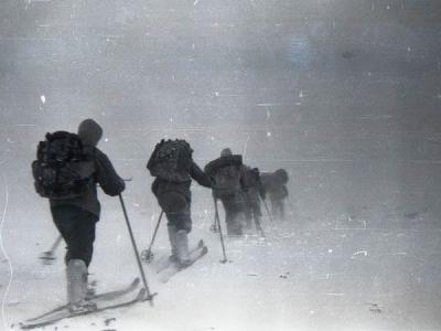 登山客的眼球、舌头消失！前苏联时期神秘“迪亚特洛夫事件”公布调查结果：雪崩