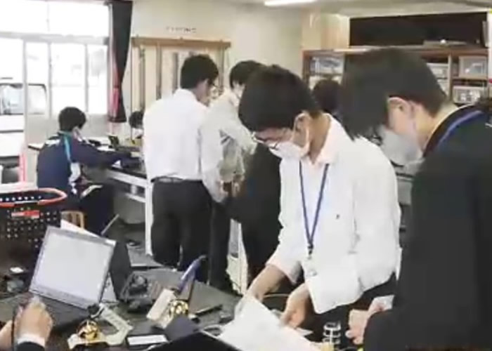 日本福井县高中生制作一个以空汽水罐为外壳的超小型人造卫星并成功放飞