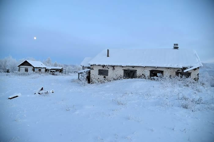 俄罗斯西伯利亚小镇奥伊米亚康（Oymyakon）摄氏零下51度小学生还得照常上学