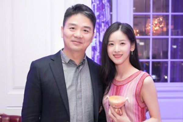 刘强东和奶茶章泽天什么时候离的婚 非要偷吃外面的女人