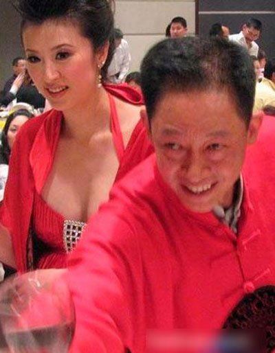 王志文老婆陈坚红简历资料,结婚后身材保持很好